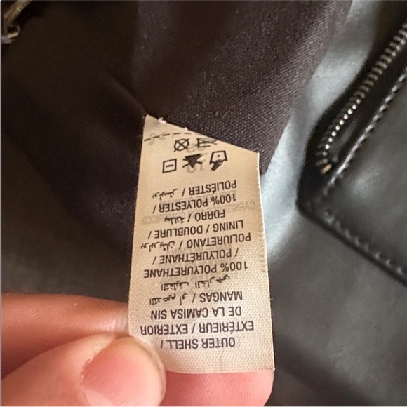 Sleek Black Convertible Backpack - Picture 3 of 4